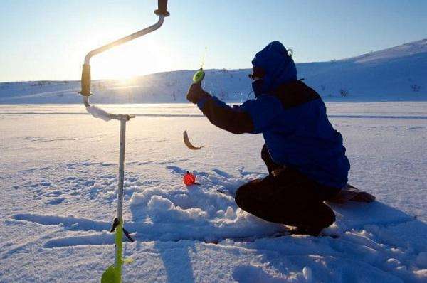 Советы по выбору ледобура для зимней рыбалки