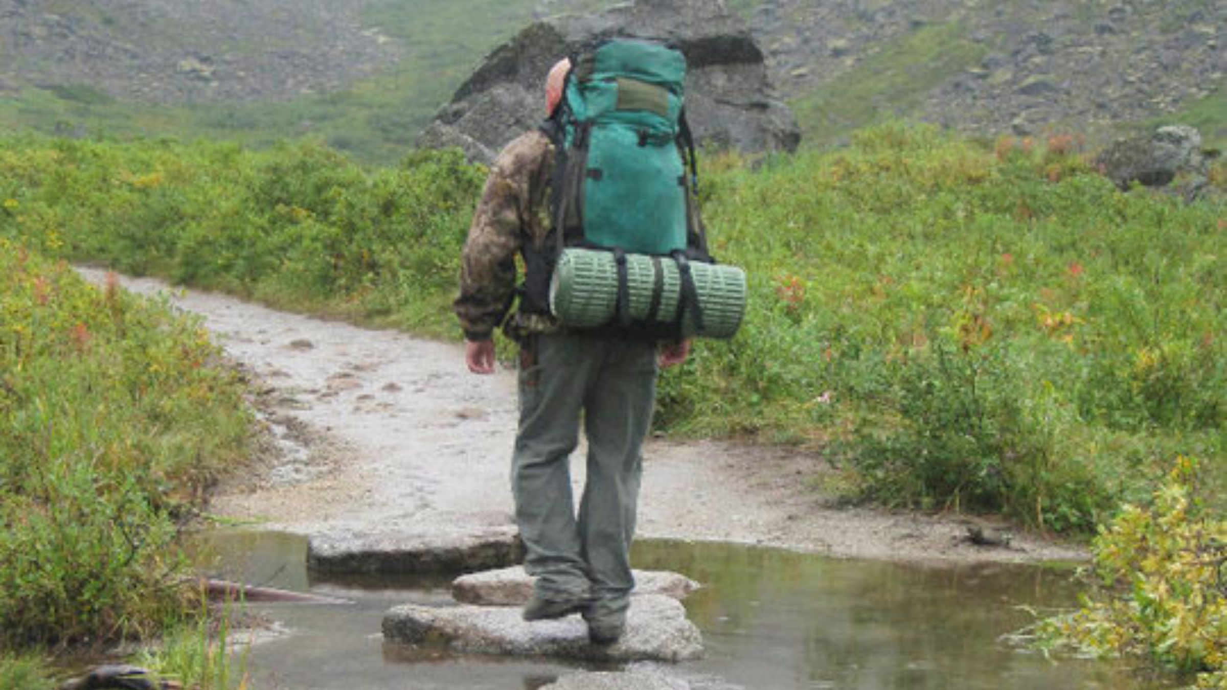 Мій тато в самостійній подорожі з рюкзаком на Алясці.