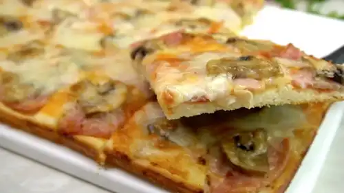 Швидка піца з рідкого тіста: мій вечірній лайфхак для надзвичайного поспіху.