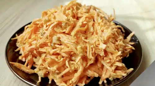 Морквяний салат, незаслужено обійдений увагою: швидкий рецепт (10 хвилин).