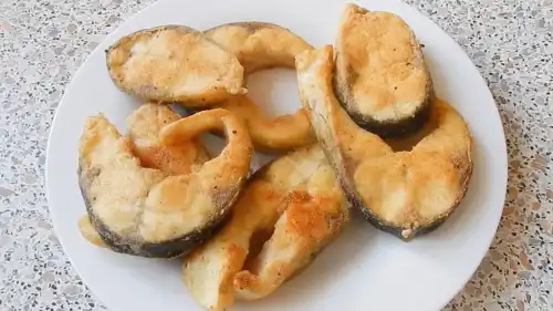 Більше не використовую пшеничну муку для панірування риби. Відкрила чудовий замінник, що не підгорає і не димить.