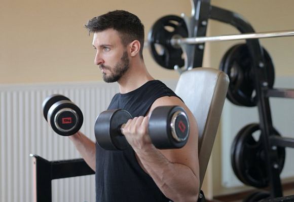 Тренуйся із задоволенням: як зарядитися ендорфінами у спортзалі