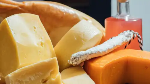 Запобігання плісняві на сирі в холодильнику: мої дії