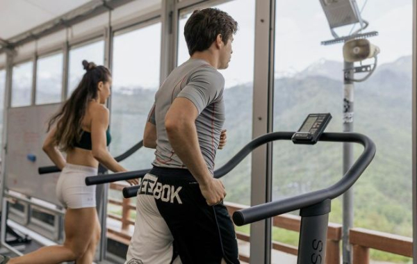 Худайте з кардіотренажерами