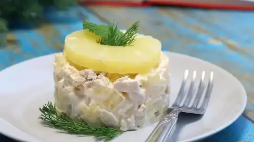 Салат “Дівоча забаганка” – швидкий смак з кількох продуктів