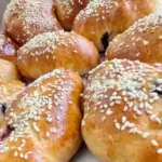 Причини розтріскування випічки та витікання начинки.