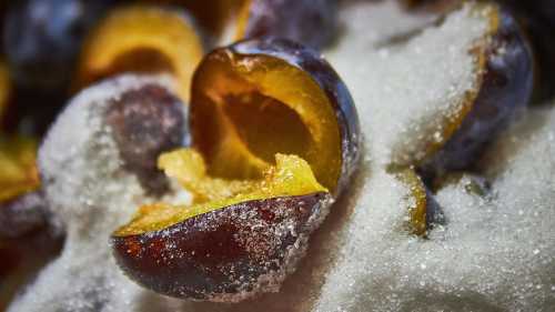 Цукор у фруктах — це така ж шкода, як і солодощі?