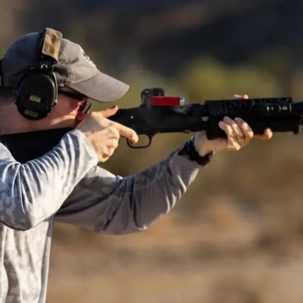 Langdon перетворив Mossberg 590 на досконалу помпову рушницю