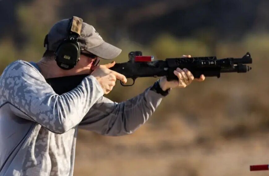 Langdon перетворив Mossberg 590 на досконалу помпову рушницю